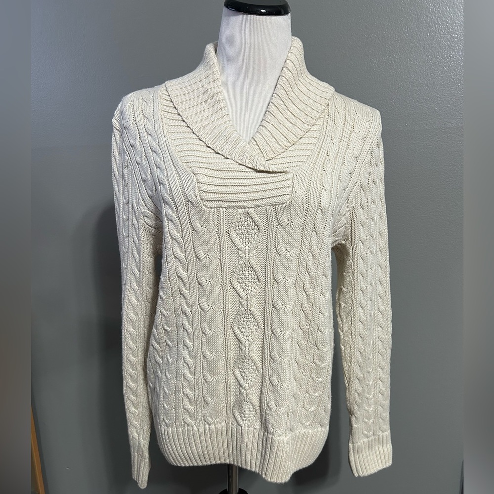 Jeanne‎ Pierre women’s size large cable knit, long sleeve sweater